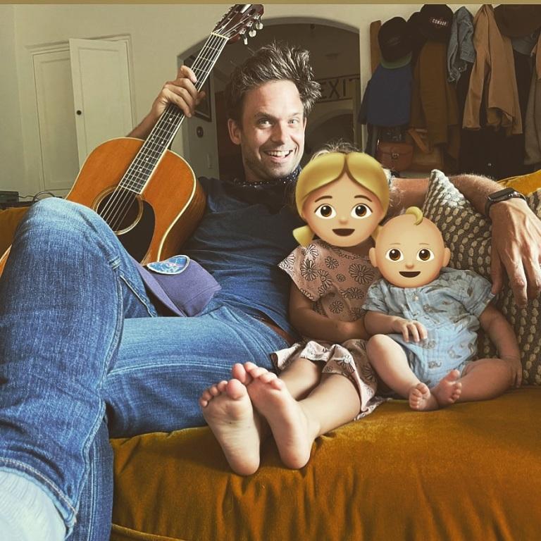 Patrick J. Adams with his daughters daughters Aurora and Ellio